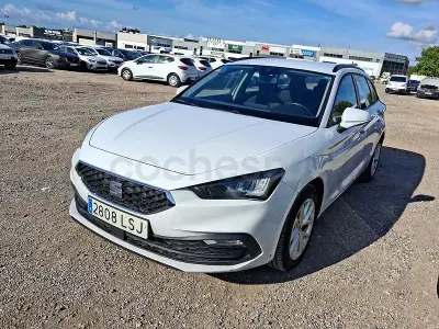 Usado Seat Leon Reference 115 CV (84 kW) 2021 Blanco Familiar