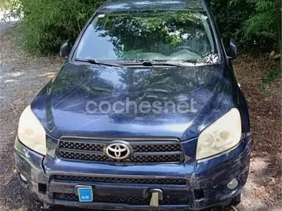 Usado Toyota RAV4 Executive 116 CV (85 kW) 2005 Azul SUV
