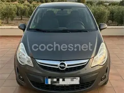 Usado Opel Corsa Selective 85 CV (62 kW) 2012 Negro Utilitario