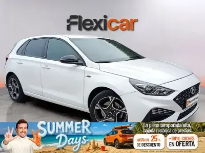 Usado Hyundai i30 N Line 120 CV (88 kW) 2023 Blanco