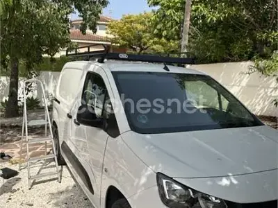 Käytetty Peugeot Partner Tepee Access 75 HP (55 kW) 2016 Valkoinen Tila-auto