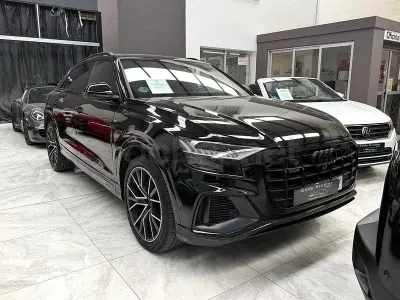 Usado Audi Q8 340 CV (250 kW) 2022 Negro SUV