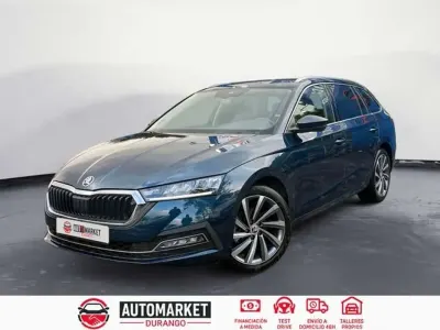 Usado Skoda Octavia Selection 150 CV (110 kW) 2023 Azul Familiar