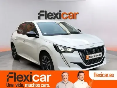 Usado Peugeot 208 Allure 100 CV (73 kW) 2023 Blanco Utilitario