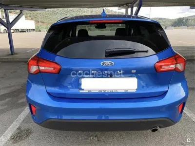 Usado Ford Focus Trend 125 CV (91 kW) 2019 Azul Berlina