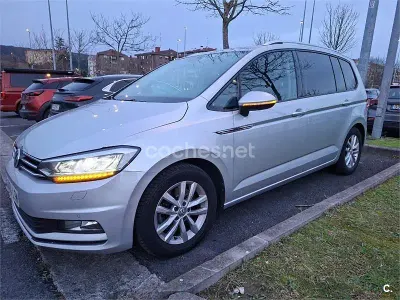 Usado VW Touran Advance 150 CV (110 kW) 2016 Gris / plata Monovolumen