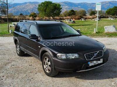 Usado Volvo XC70 163 CV (119 kW) 2004 Negro Familiar