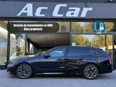 Azul Usado 2025 BMW 530e Familiar | 60.590 € (Un poco caro)