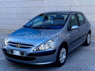 Usado Peugeot 307 90 CV (66 kW) 2004 Gris / plata Berlina