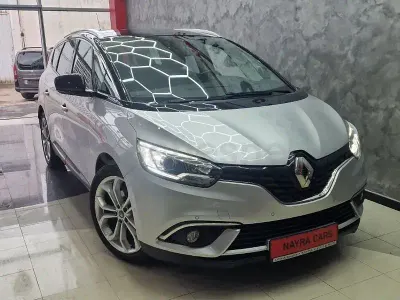 Usado Renault Grand Scénic IV Zen 130 CV (95 kW) 2018 Gris / plata Monovolumen