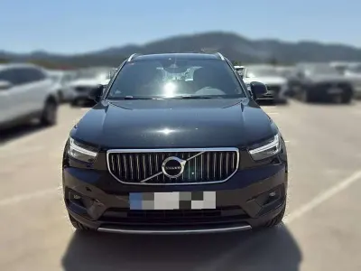 Usado Volvo XC40 Inscription 163 CV (119 kW) 2021 Negro SUV