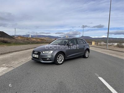 Usado Audi A3 110 CV (80 kW) 2015 Gris / plata Berlina