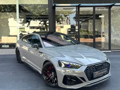 Usado Audi RS5 Sportback 450 CV (330 kW) 2022 Gris / plata Berlina