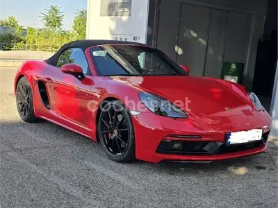 Usado Porsche 718 400 CV (294 kW) 2024 Rojo Descapotable