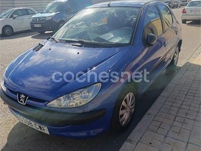 Usado Peugeot 206 75 CV (55 kW) 2004 Azul Berlina