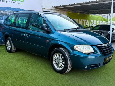 Usado Chrysler Grand Voyager 150 CV (110 kW) 2006 Verde Monovolumen