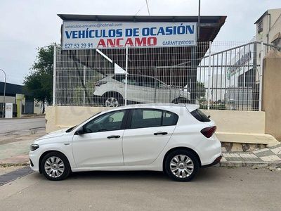 Begagnad Fiat Tipo Business 120 HK (88 kW) 2018 Vit Sedan