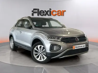 Usado VW T-Roc Life 116 CV (85 kW) 2024 Gris SUV