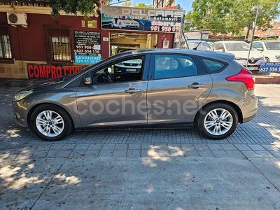 Gris / plata Usado 2011 Ford Focus Trend Berlina | 5500 € (Precio justo)