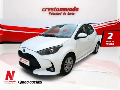 Usado Toyota Yaris Active 116 CV (85 kW) 2021 Blanco Utilitario