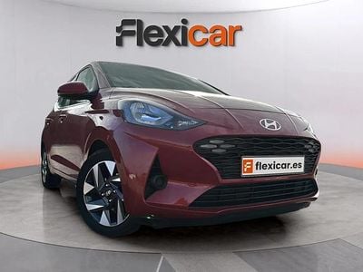 Usado Hyundai i10 67 CV (49 kW) 2023 Rojo Utilitario