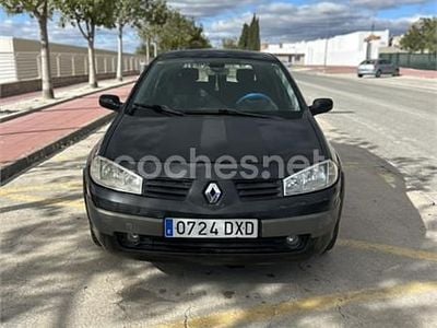 Usado Renault Mégane II Authentique 105 CV (77 kW) 2006 Negro Berlina