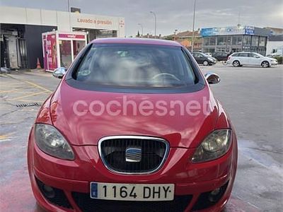 Usado Seat Altea Reference 102 CV (75 kW) 2005 Rojo Monovolumen