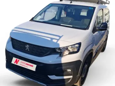 Usado Peugeot Rifter Business-Line 100 CV (73 kW) 2023 Blanco Monovolumen