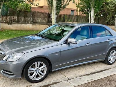 Usado Mercedes E220 Avantgarde 170 CV (125 kW) 2011 Gris / plata Berlina