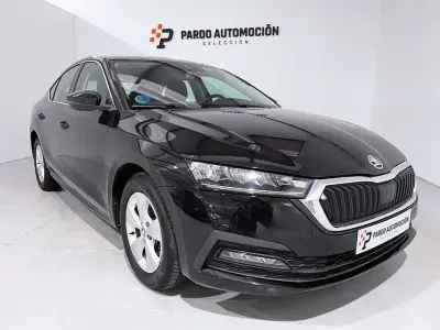 Usado Skoda Octavia Ambition 150 CV (110 kW) 2021 Negro Utilitario