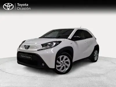 Begagnad Toyota Aygo X Play 72 HK (52 kW) 2024 Vit SUV