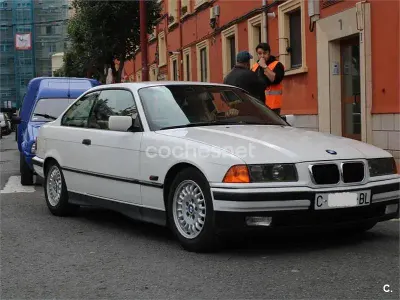 Occasion BMW 318 140 ch (102 kW) 1995 Blanc Coupé