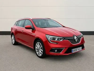 Usado Renault Mégane IV Zen 140 CV (102 kW) 2019 Rojo