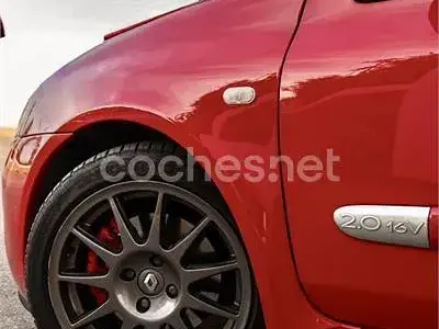 Usado Renault Clio 172 CV (126 kW) 2000 Rojo Berlina