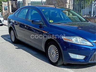 Usado Ford Mondeo Ghia 140 CV (102 kW) 2008 Azul Berlina