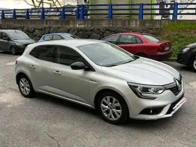 Usado Renault Mégane GrandTour LIMITED 116 CV (85 kW) 2019 Gris Familiar