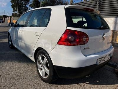 Usado VW Golf V Highline 102 CV (75 kW) 2007 Blanco Berlina