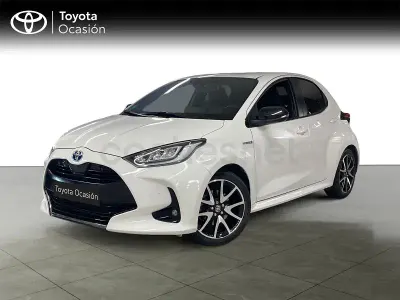 Usado Toyota Yaris Hybrid Style 116 CV (85 kW) 2022 Blanco Berlina