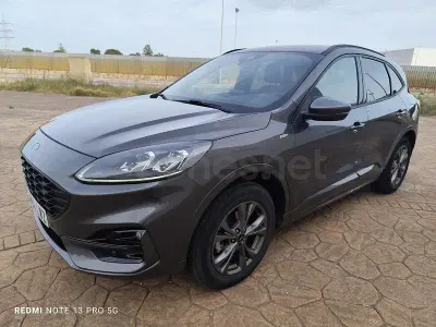 Usado Ford Kuga ST-Line X 190 CV (139 kW) 2022 Gris / plata SUV