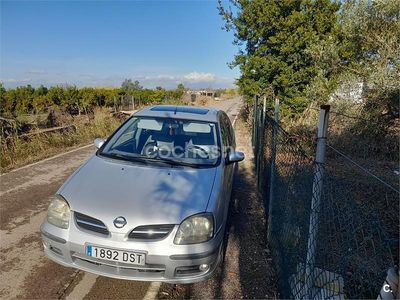 Gris / plata Usado 2005 Nissan Almera Tino Acenta Monovolumen | 2100 €