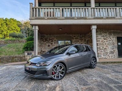 Usado VW Golf VIII GTI 245 CV (180 kW) 2020 Gris / plata Berlina