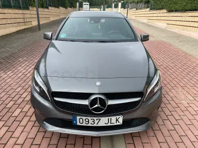 Käytetty Mercedes A200 Urban 136 HP (100 kW) 2016 Harmaa Sedan