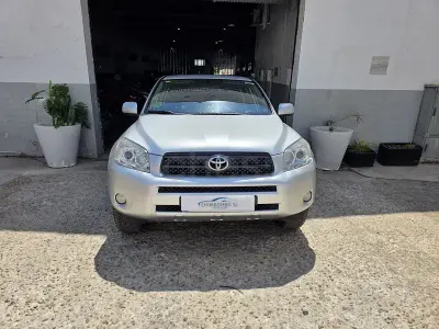 Usado Toyota RAV4 Sol 136 CV (100 kW) 2008 Gris / plata SUV