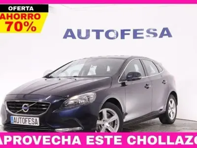 Käytetty Volvo V40 Momentum 150 HP (110 kW) 2015 Sininen Sedan