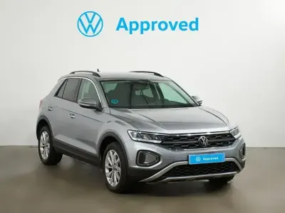 Usado VW T-Roc Life 116 CV (85 kW) 2022 Gris / plata SUV