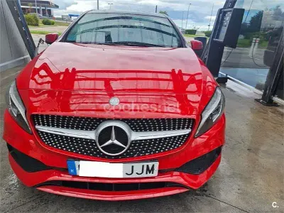 Usado Mercedes A180 AMG line 109 CV (80 kW) 2015 Rojo Utilitario