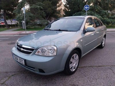 Usado Chevrolet Nubira SE 109 CV (80 kW) 2005 Gris / plata Berlina