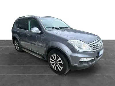 Usado SsangYong Rexton Limited 155 CV (114 kW) 2014 Gris / plata SUV
