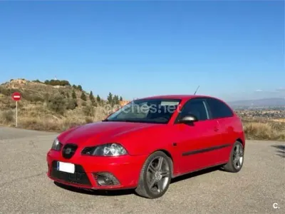 Begagnad Seat Ibiza FR 130 HK (95 kW) 2007 Röd Halvkombi