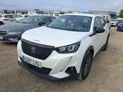 Usado Peugeot 2008 Active 110 CV (80 kW) 2022 Blanco SUV